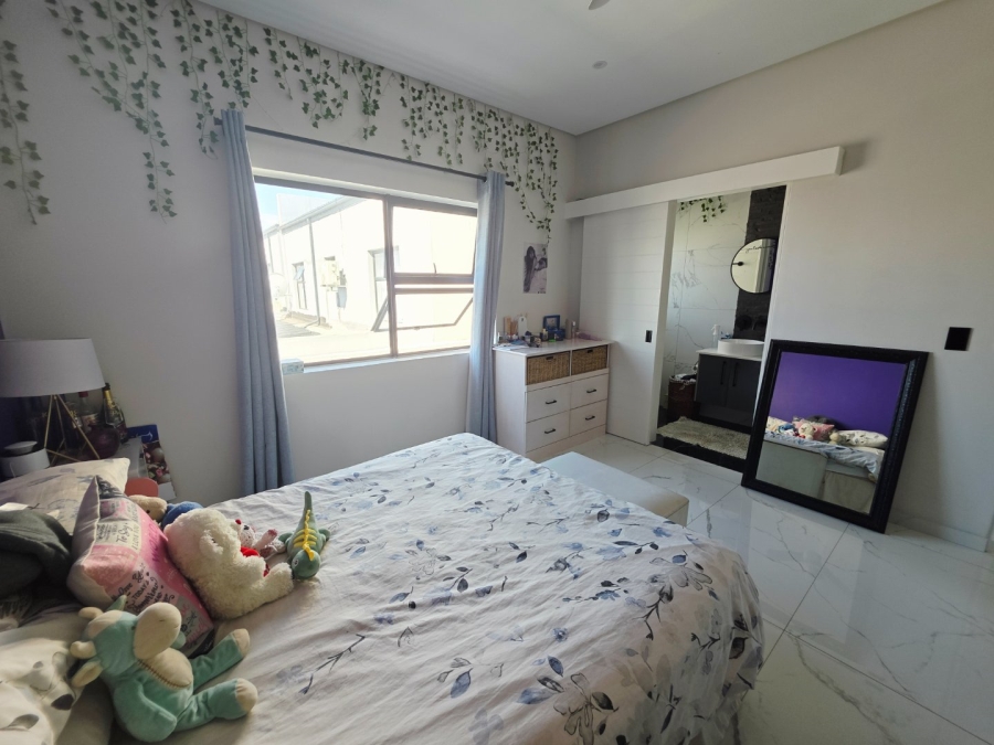 5 Bedroom Property for Sale in Sandown Western Cape